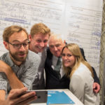 Die Selfie-Generation ist auf dem Steuerberatertag angekommen. Malte Windwehr (vimcar) mit seinem Team und Harald Elster.
